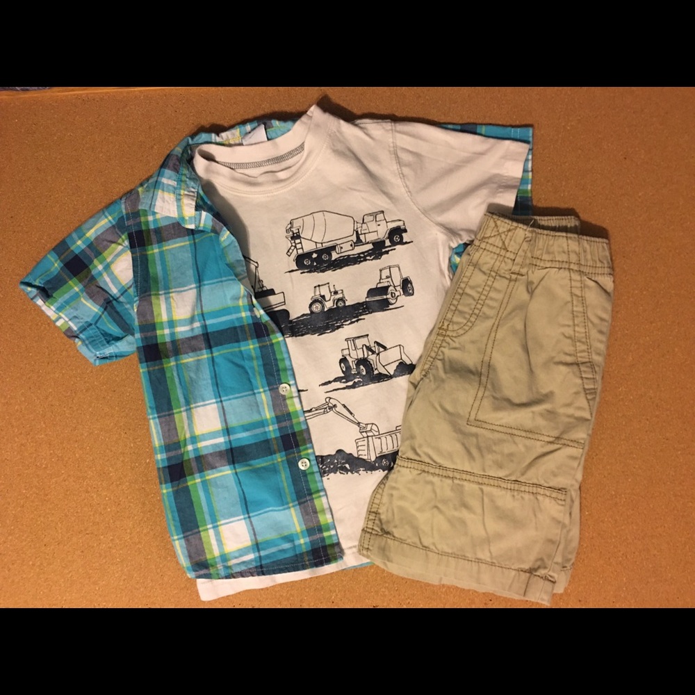 Boy’s Size 5 Carter’s Shirt & Khaki Shorts Outfit